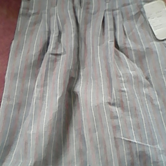 New Avenue Short's New - Picture 2 of 8